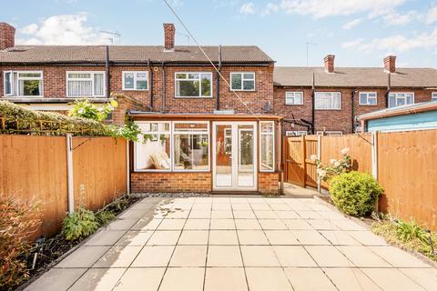 8, Hopefield Deans Road, London, W7 3PL