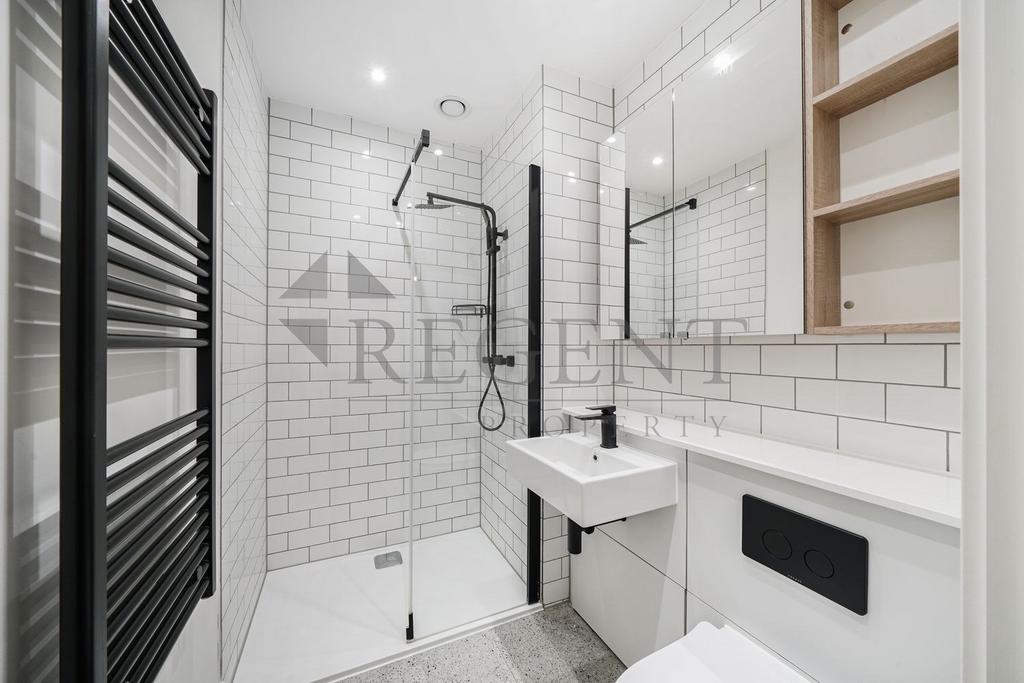 Main ensuite