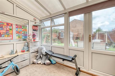 52 Ashorne Close, Redditch, B98 0EY