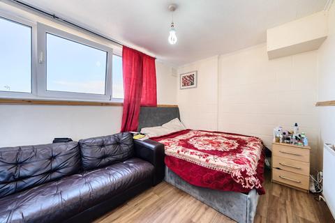 3 bedroom flat for sale - Payne Street, London, Greater London, SE8 4LP