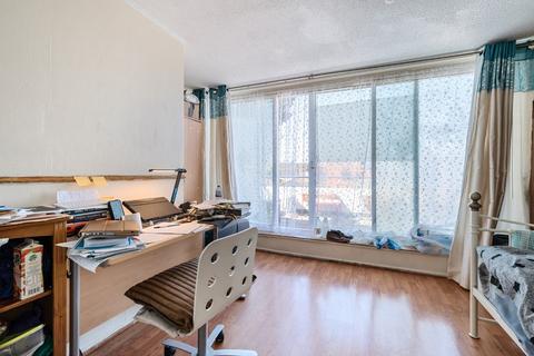 3 bedroom flat for sale - Payne Street, London, Greater London, SE8 4LP