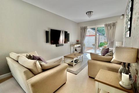4 Bowcliffe Road, Bramham, Wetherby, LS23 6TJ