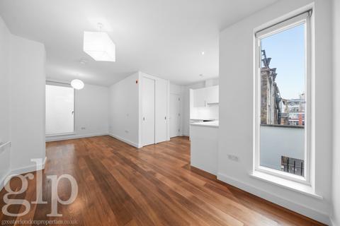 Studio to rent, Berwick Street W1F