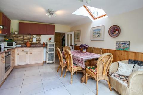 2 bedroom cottage for sale, High Street, Blockley, Moreton-in-Marsh, Gloucestershire. GL56 9EX