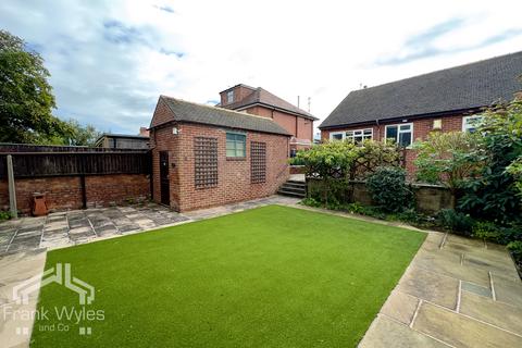 2 bedroom semi-detached bungalow for sale, Leamington Road, Lytham St. Annes, Lancashire