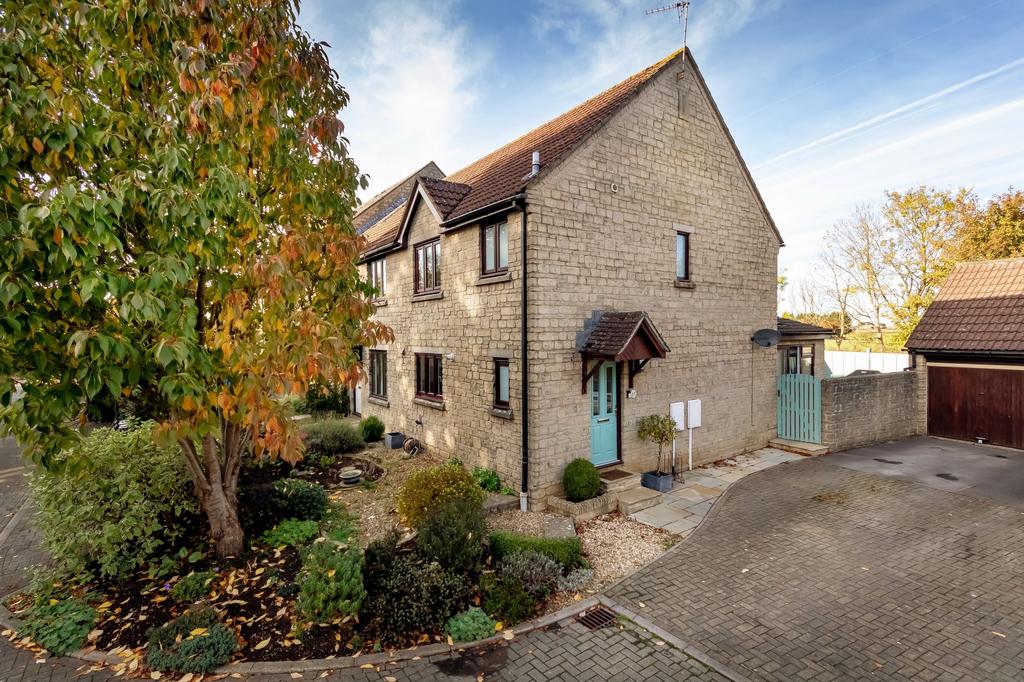 Marshfield, Chippenham SN14 3 bed end of terrace house £415,000
