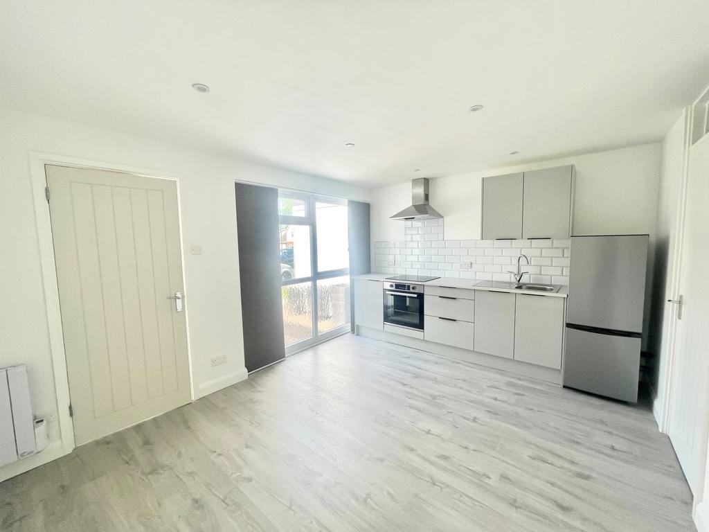 Egg Hall, Epping, CM16 1 bed flat to rent £1,100 pcm (£254 pw)