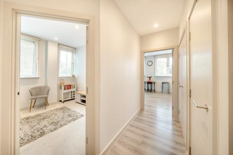 2 bedroom flat for sale - Woodside Road, Amersham