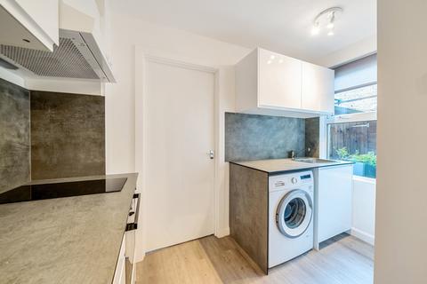 Studio to rent, Chamberlayne Road, Kensal Rise, London, NW10