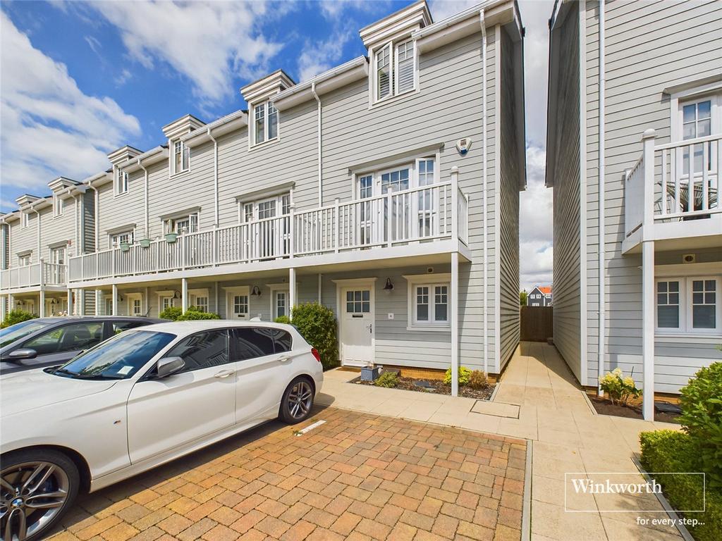 Champlain Street, Reading, Berkshire... 3 bed townhouse £2,400 pcm (£