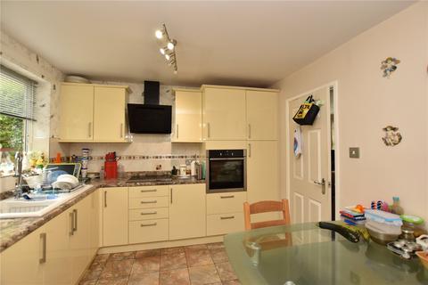 3 bedroom detached house for sale, Meadow Rise, Glossop, Derbyshire, SK13