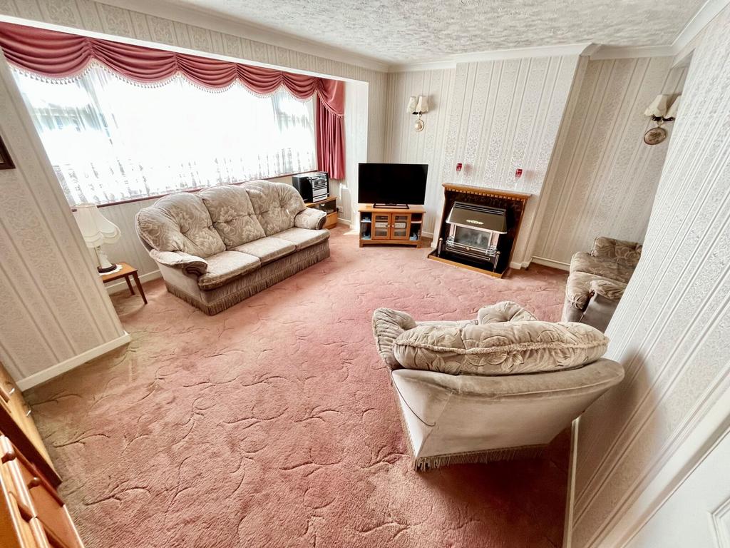 Appledore Crescent, Sidcup, DA14 3 bed semidetached house £525,000