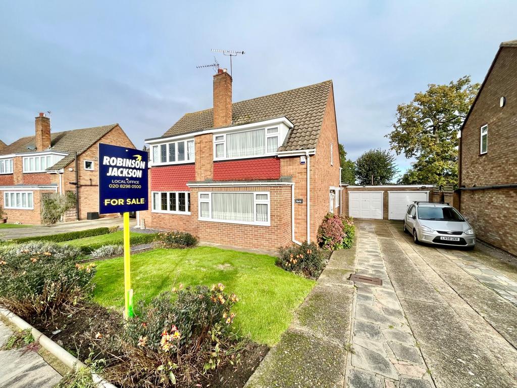 Appledore Crescent, Sidcup, DA14 3 bed semidetached house £525,000