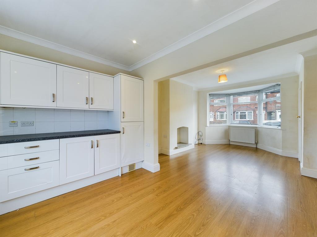 Seaton Road, Hessle, HU13 3 bed terraced house £750 pcm (£173 pw)
