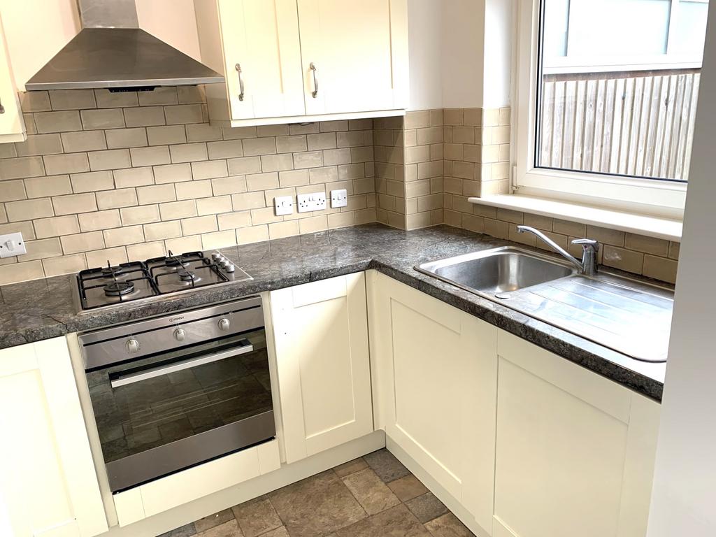 4 Stratfield Kitchen1