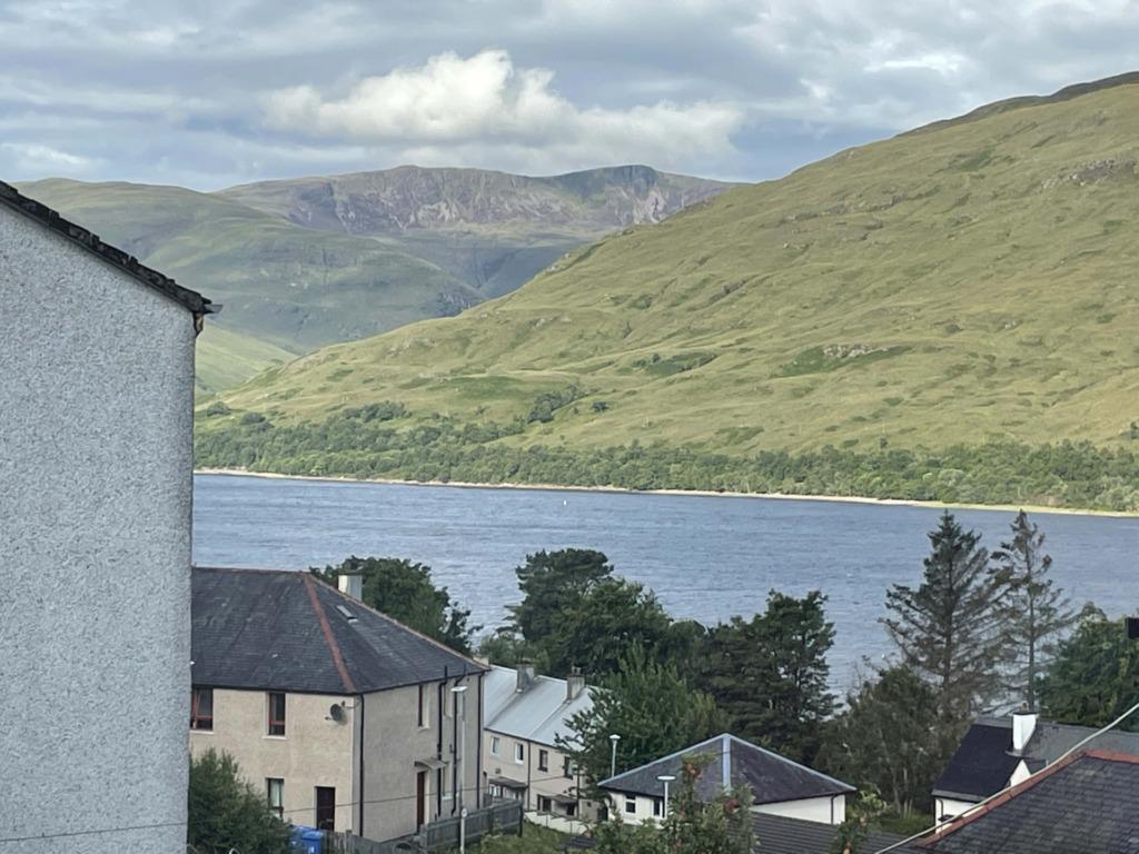 6 Bute Place, Upper Achintore, Fort William 3 bed detached house for