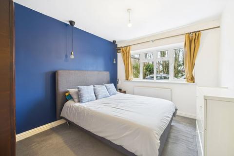2 bedroom apartment to rent, Flat 2, Bridge Court, Bath Road, Taplow, Maidenhead, SL6