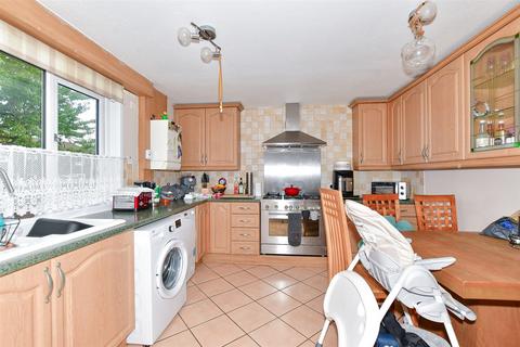 3 bedroom terraced house for sale - Kohima Place, Guston, Dover, Kent