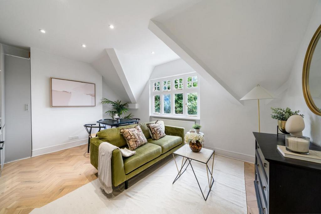 St. Margarets Road, Brockley 2 bed flat £425,000