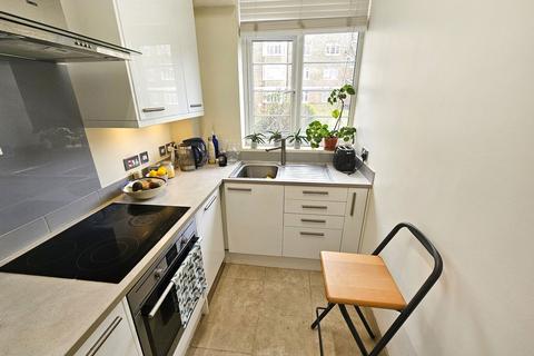 Studio for sale, Pembroke Road, London, W8 6DQ