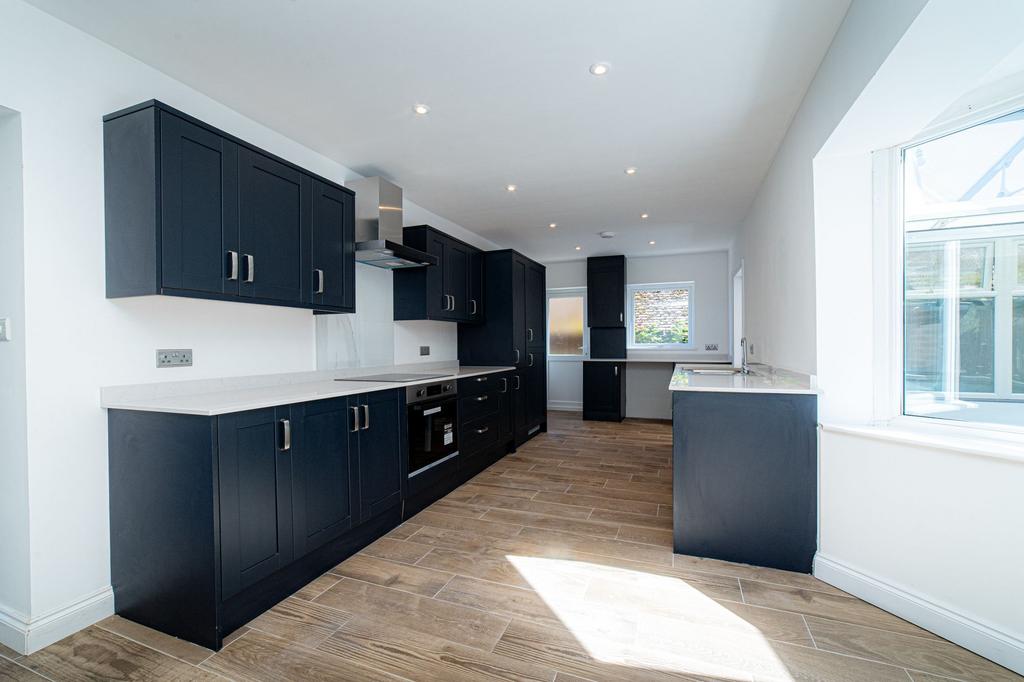 Cherry Drive, Canterbury, CT2 4 bed semidetached house for sale £500,000