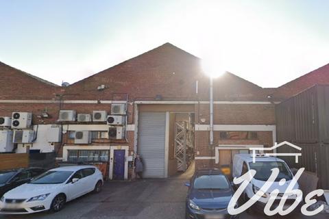Property to rent - Mill Mead Road, London N17