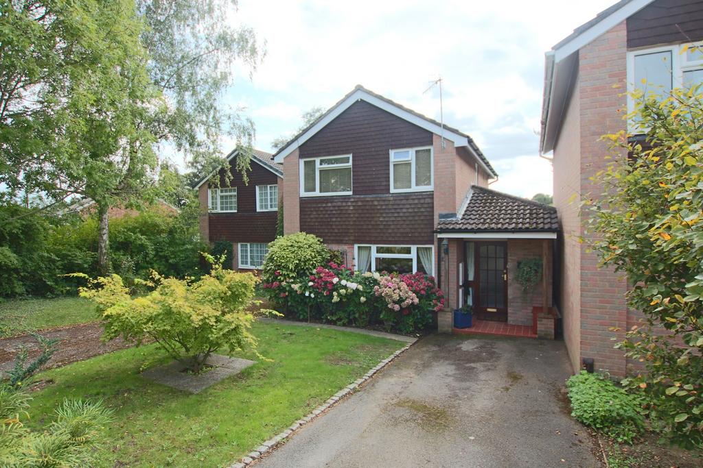 Lordswood, Southampton 3 bed link detached house £395,000