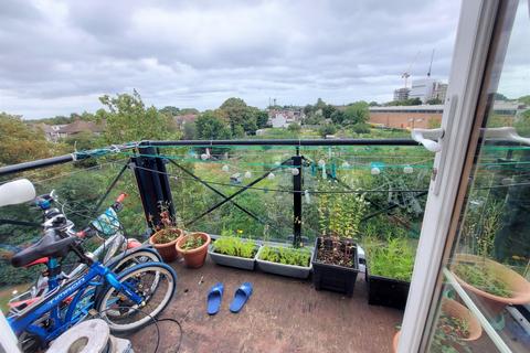 83 Piper Way, Ilford, IG1 4FE