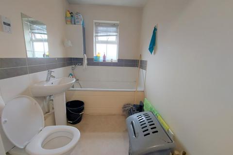 83 Piper Way, Ilford, IG1 4FE
