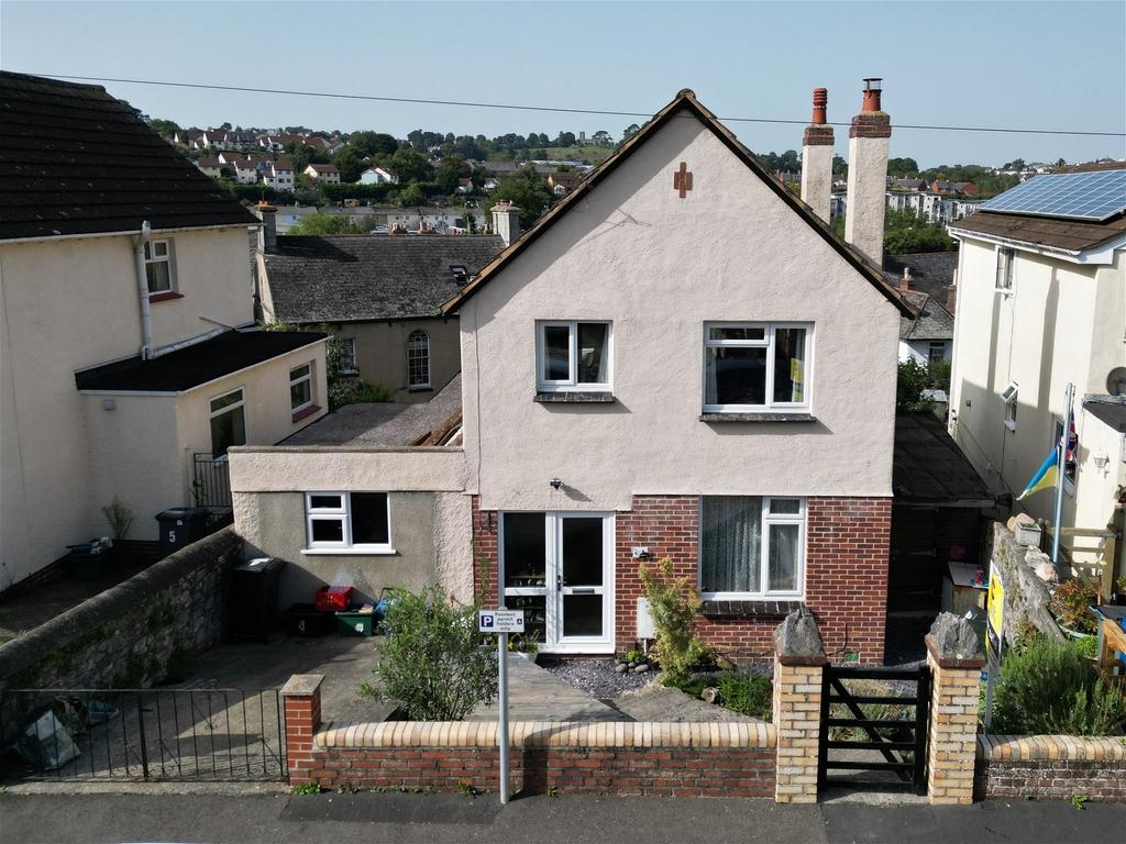 Gothic Road, Newton Abbot 3 bed detached house for sale £335,000