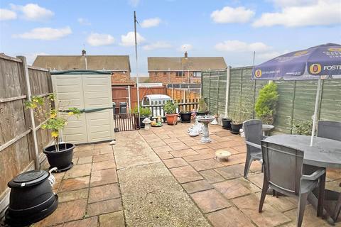 27 Cruden Road, Gravesend, DA12 4HR
