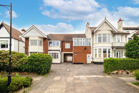 3 bedroom terraced house for sale in Valkyrie Road, Westcliff-on-sea, SS0