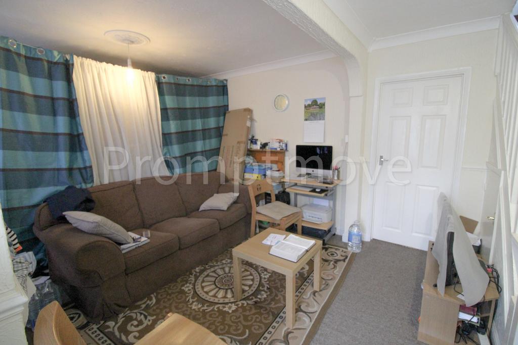 Brunel Road Luton LU4 0RY 3 bed semidetached house £1,400 pcm (£323 pw)