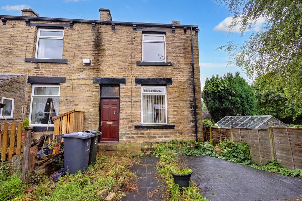 5 New Cross Street, Oakenshaw, Bradford 2 bed end of terrace house £