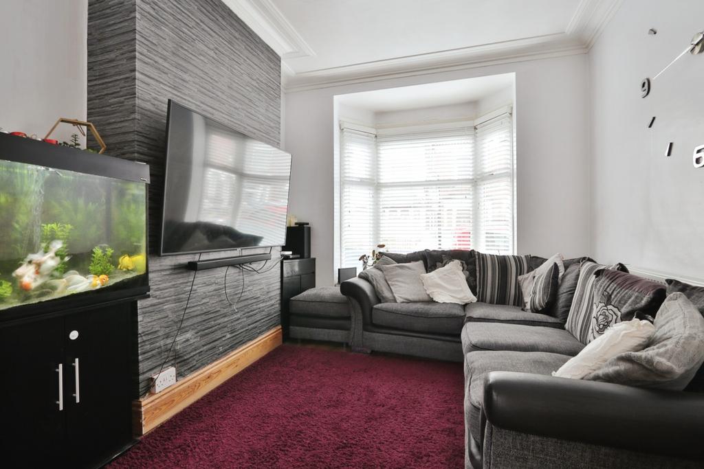 Thoresby Street, Hull,HU5 3RE 2 bed terraced house for sale £100,000