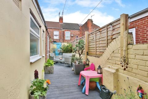 2 bedroom terraced house for sale, Thoresby Street, Hull,HU5 3RE