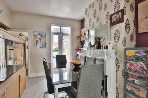 2 bedroom terraced house for sale, Thoresby Street, Hull,HU5 3RE