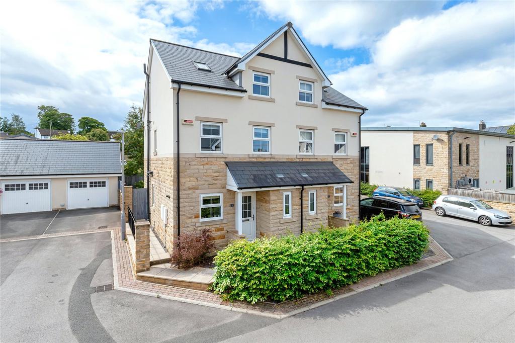 Bill Bowes Court, Menston, Ilkley, West Yorkshire, LS29 3 bed semi