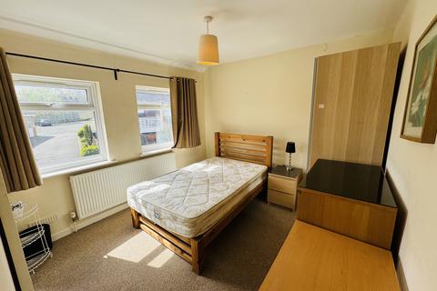 1 bedroom in a house share to rent, Higgins Lane, Birmingham, West Midlands, B32