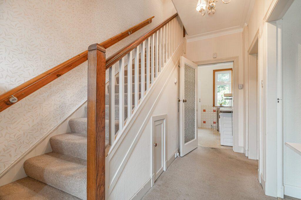 Carrick Crescent, Giffnock 3 bed terraced house £285,000