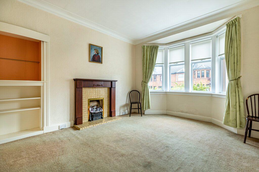 Carrick Crescent, Giffnock 3 bed terraced house £285,000