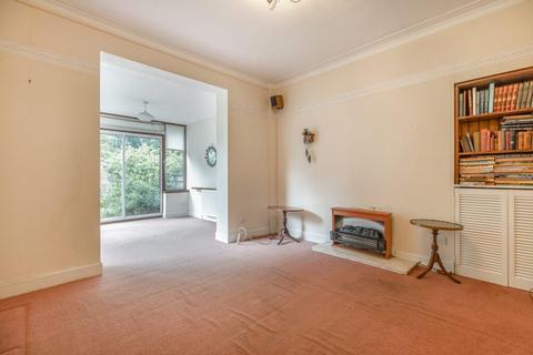 24 Carrick Crescent, Giffnock, Glasgow, G46 6PP
