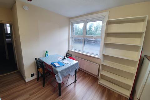 4 bedroom maisonette to rent, Holloway Road, London N19