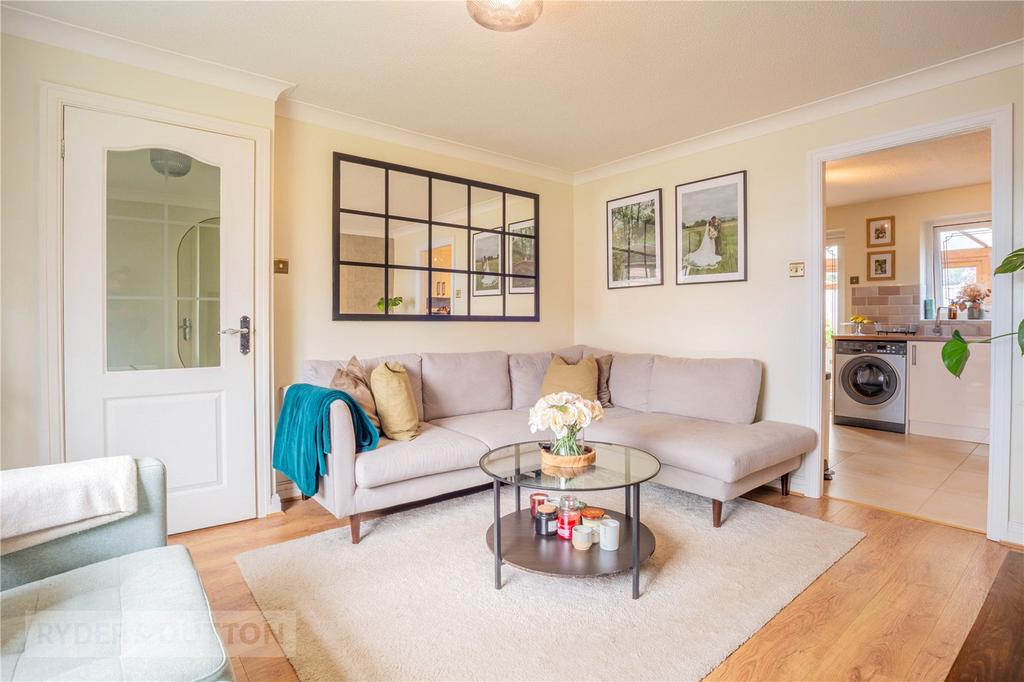 Carrbrook Drive, Royton, Oldham, Greater Manchester, OL2 3 bed terraced house for sale £220,000