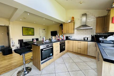 1 bedroom in a house share to rent, Higgins Lane, Birmingham, West Midlands, B32
