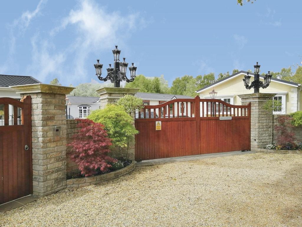 Thetford, Norfolk, IP24 2 bed park home for sale £250,000