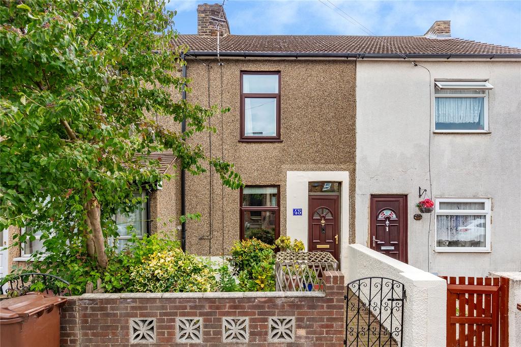 Maple Road, Grays, Essex, RM17 3 bed terraced house for sale £350,000