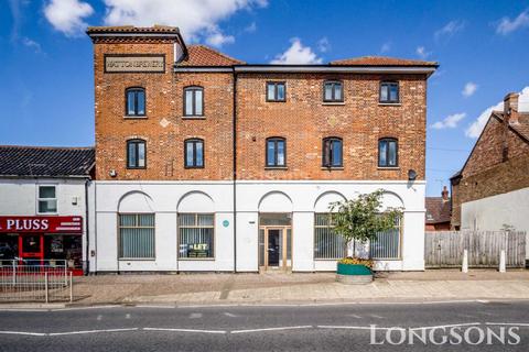 Property to rent - High Street, Thetford