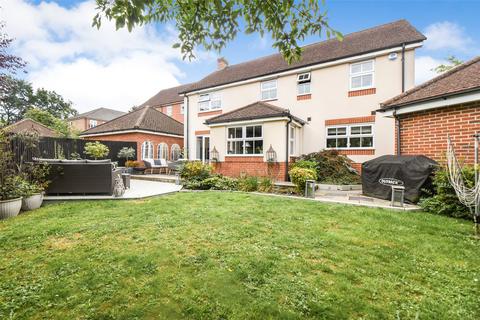 4 bedroom detached house for sale, Felders Mede, Hampshire RG27