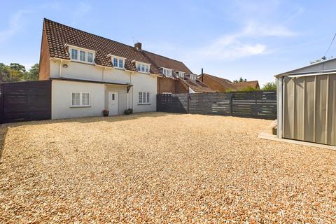 96 Liphook Road, Lindford, Bordon, GU35 0PG